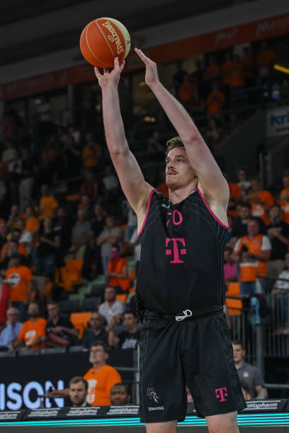 中国队更需 中国队更需