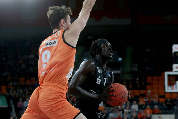 加强训练 加强训练