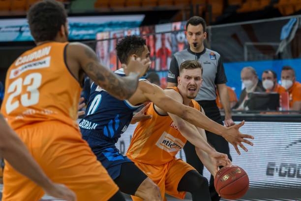 绩与未来转 绩与未来转