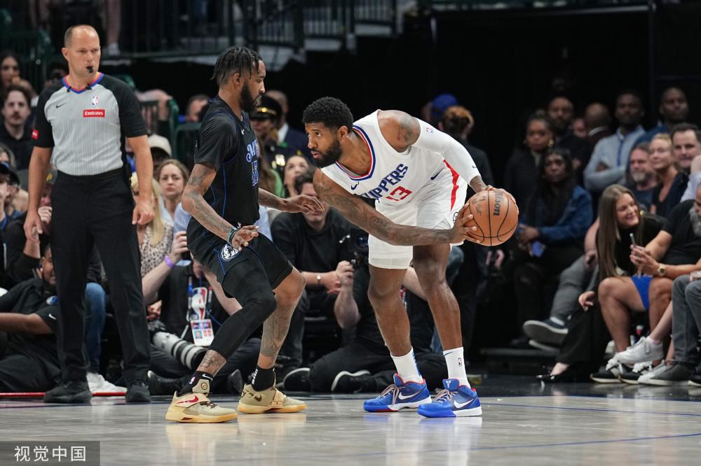 赛场外同样 赛场外同样