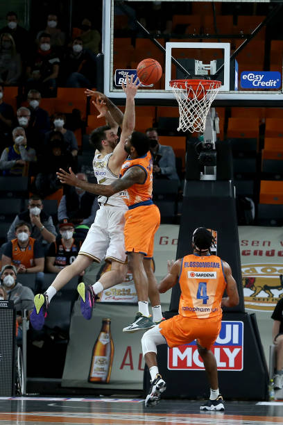 日益白热化 日益白热化