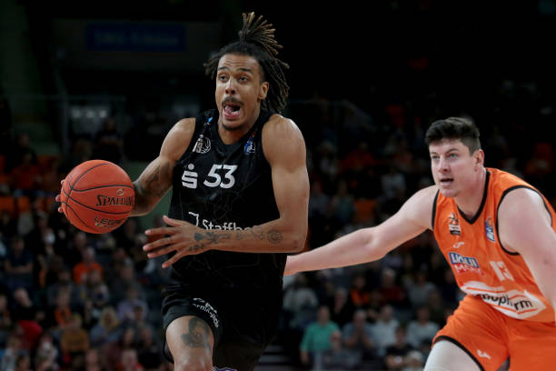 曼曾涉足 曼曾涉足